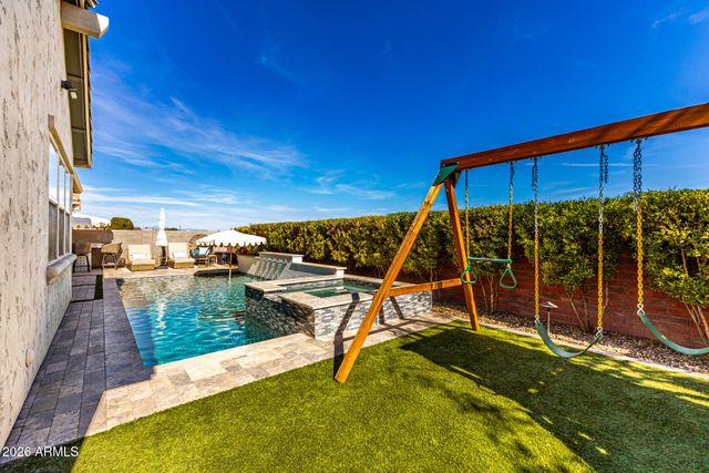 2941 S JEFFRY Street, Gilbert, AZ 85295