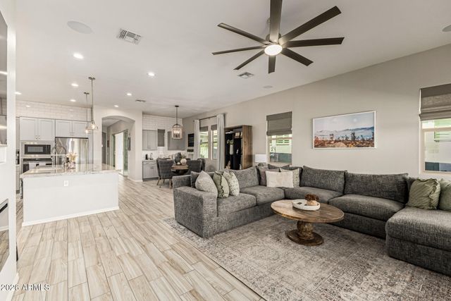 2941 S JEFFRY Street, Gilbert, AZ 85295