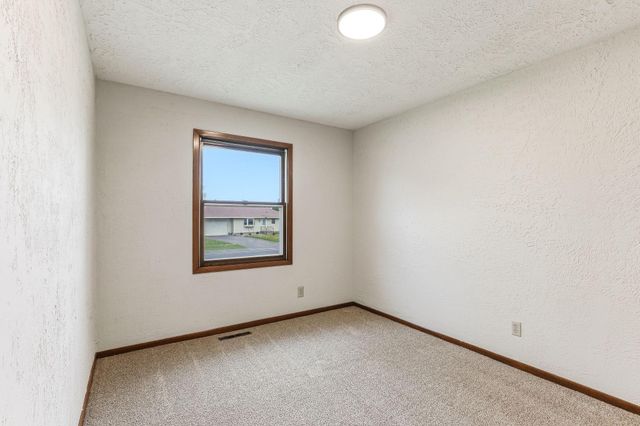 16500 Foliage Avenue W, Rosemount, MN 55068