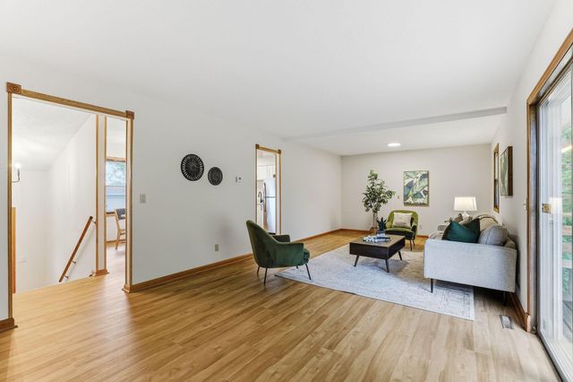 16500 Foliage Avenue W, Rosemount, MN 55068