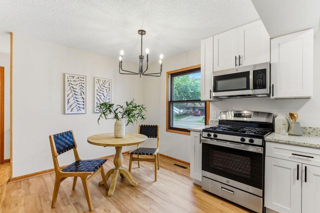 16500 Foliage Avenue W, Rosemount, MN 55068