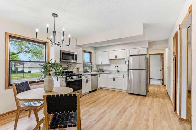 16500 Foliage Avenue W, Rosemount, MN 55068
