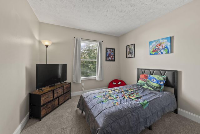 811 Crevis Lane, Columbus, OH 43228