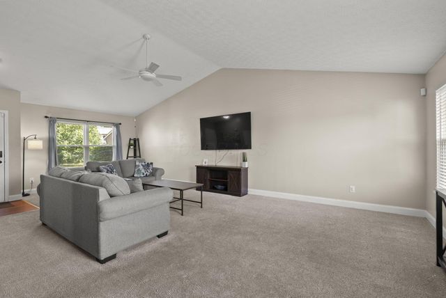 811 Crevis Lane, Columbus, OH 43228