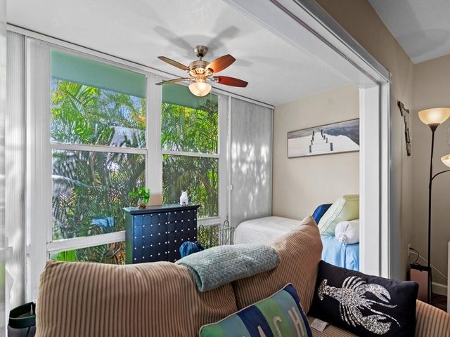 1901 Indian River Boulevard 201, Vero Beach, FL 32960