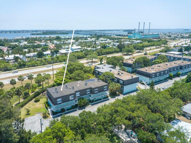 1901 Indian River Boulevard 201, Vero Beach, FL 32960