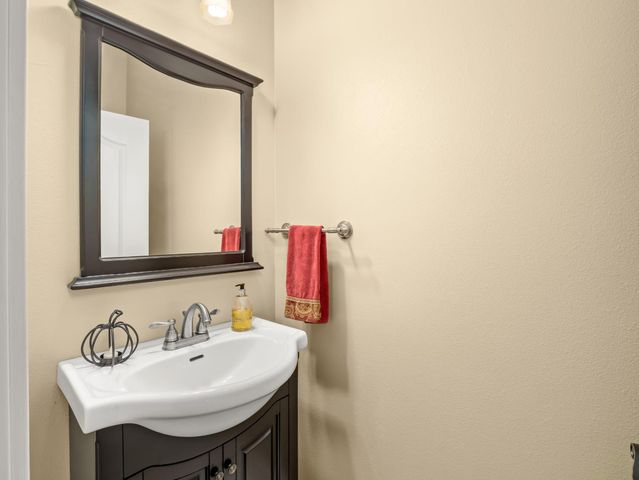 16787 Paula Road, Madera, CA 93636