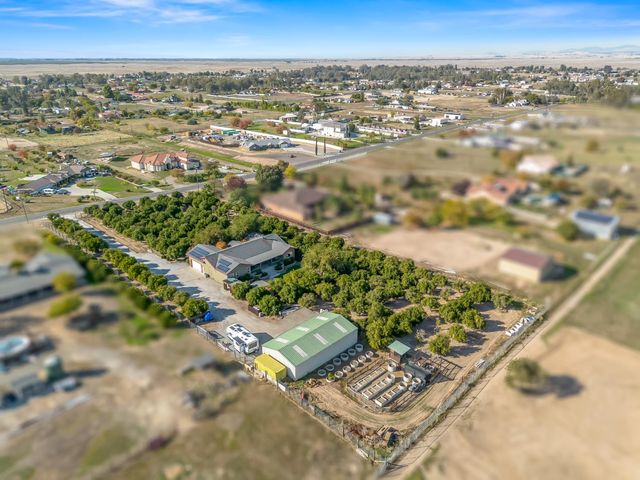 16787 Paula Road, Madera, CA 93636