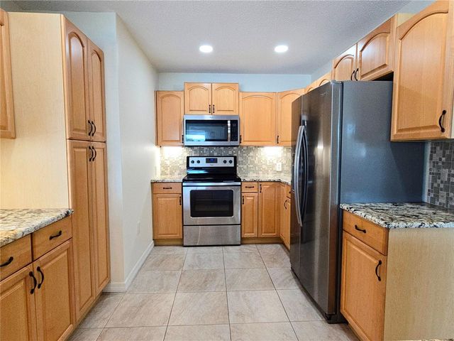 4007 ROYAL PALM DRIVE, Bradenton, FL 34210