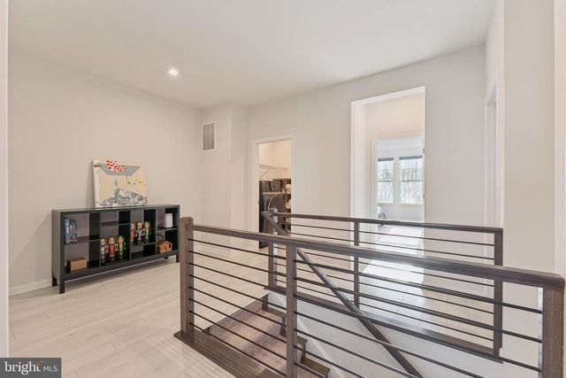 18320 MOSS GARDEN RD, Dumfries, VA 22026