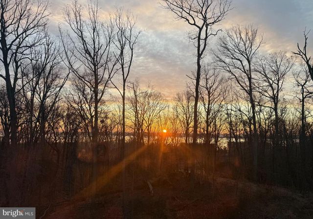 18320 MOSS GARDEN RD, Dumfries, VA 22026