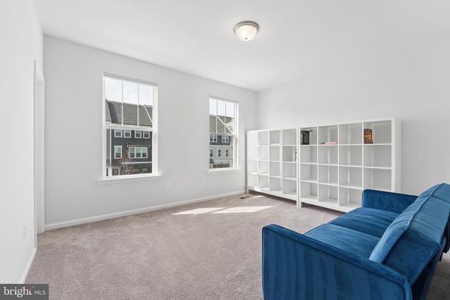 18320 MOSS GARDEN RD, Dumfries, VA 22026