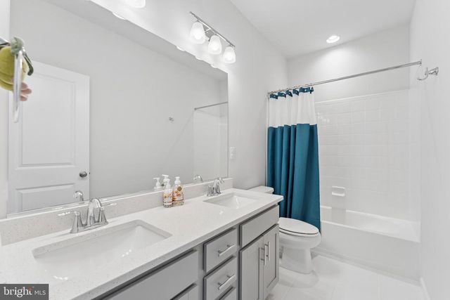 18320 MOSS GARDEN RD, Dumfries, VA 22026