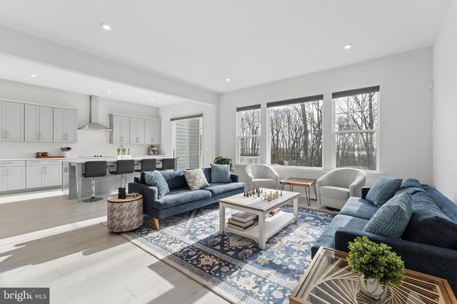 18320 MOSS GARDEN RD, Dumfries, VA 22026