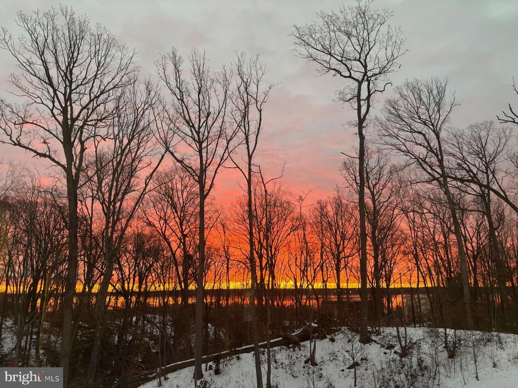 18320 MOSS GARDEN RD, Dumfries, VA 22026