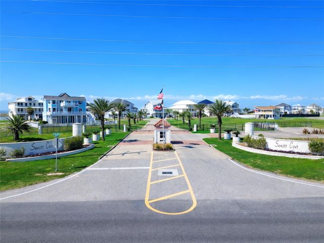 4223 S Sunset Bay Drive, Galveston, TX 77554