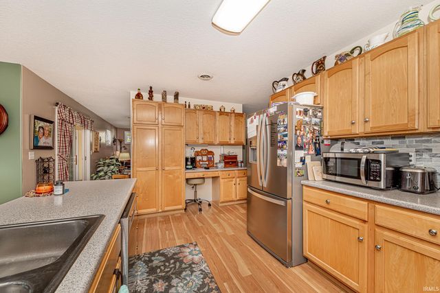 817 W Dogwood Drive, Columbia City, IN 46725