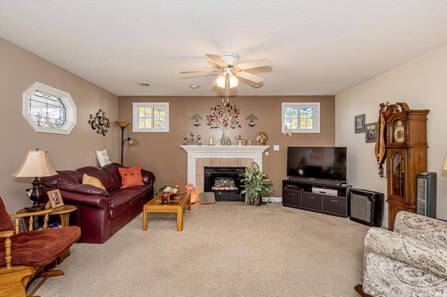 817 W Dogwood Drive, Columbia City, IN 46725