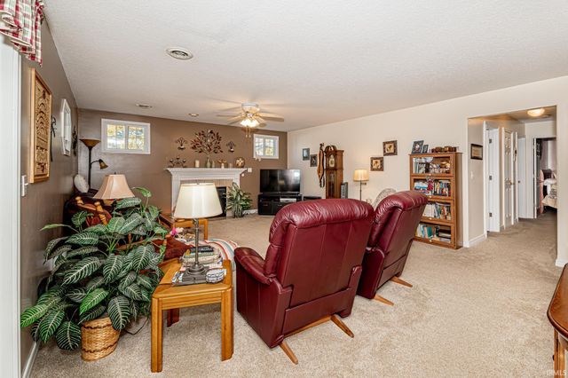 817 W Dogwood Drive, Columbia City, IN 46725