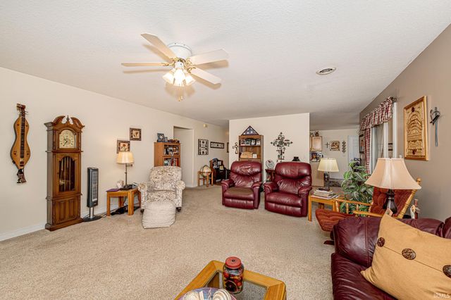 817 W Dogwood Drive, Columbia City, IN 46725