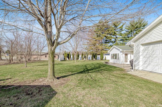 817 W Dogwood Drive, Columbia City, IN 46725