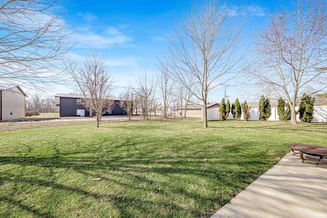 817 W Dogwood Drive, Columbia City, IN 46725