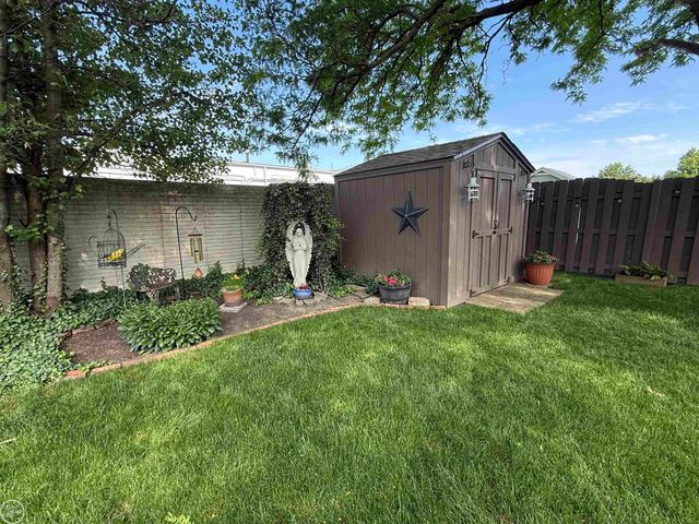 47043 Sanborn Drive, Macomb, MI 48044