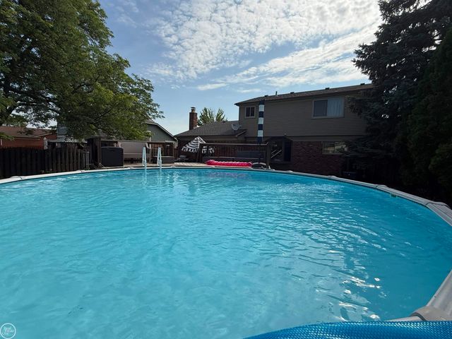 47043 Sanborn Drive, Macomb, MI 48044