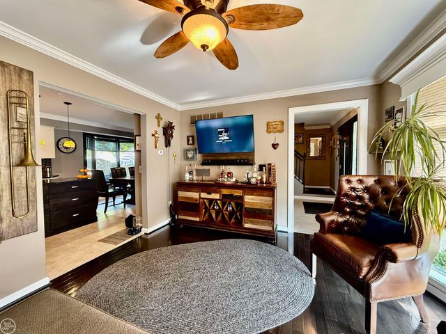 47043 Sanborn Drive, Macomb, MI 48044