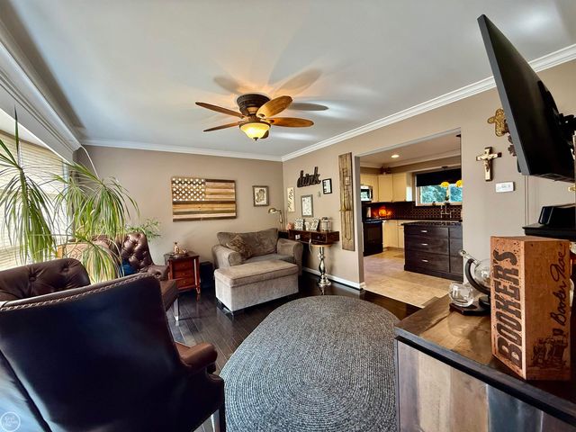 47043 Sanborn Drive, Macomb, MI 48044