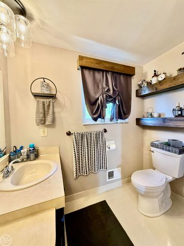 47043 Sanborn Drive, Macomb, MI 48044