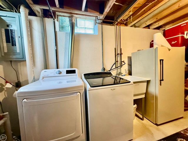 47043 Sanborn Drive, Macomb, MI 48044