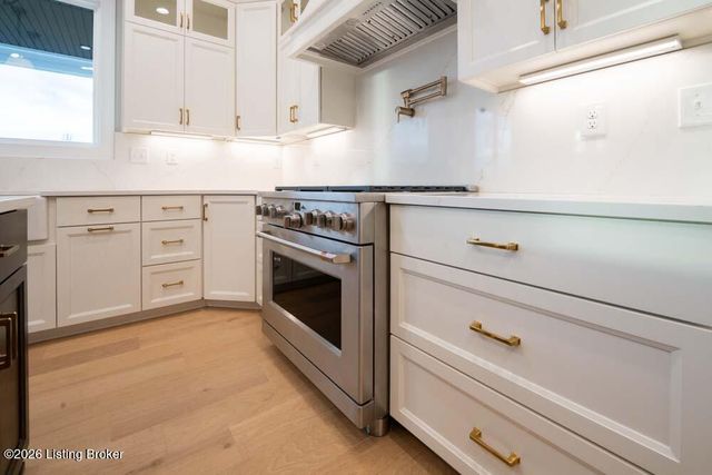 2716 Adenmore Ct, Prospect, KY 40059