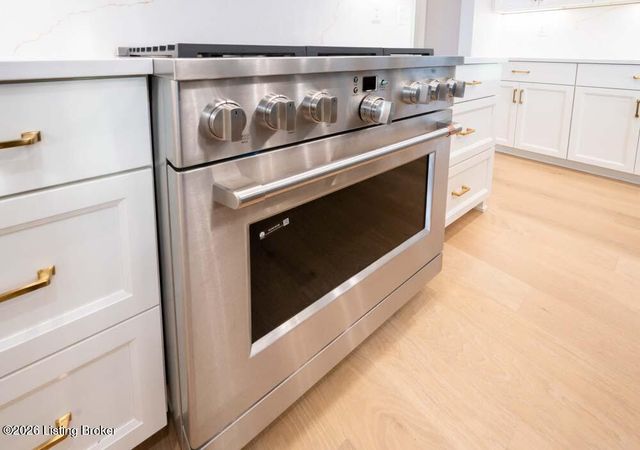 2716 Adenmore Ct, Prospect, KY 40059