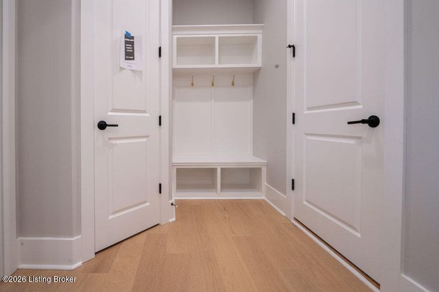 2716 Adenmore Ct, Prospect, KY 40059