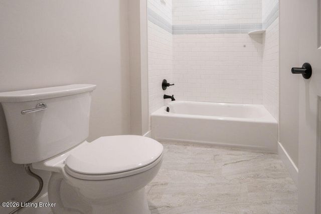 2716 Adenmore Ct, Prospect, KY 40059