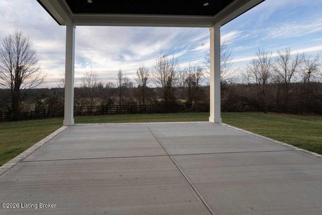 2716 Adenmore Ct, Prospect, KY 40059