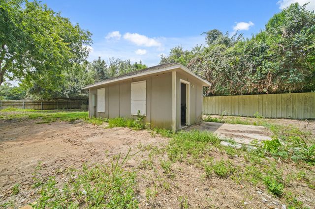 2234 County Road 155, Alvin, TX 77511
