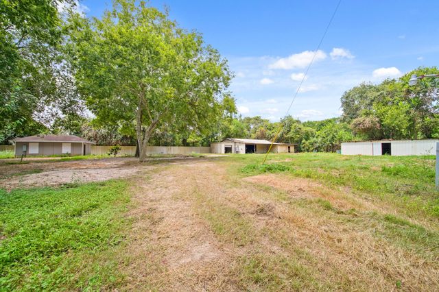 2234 County Road 155, Alvin, TX 77511