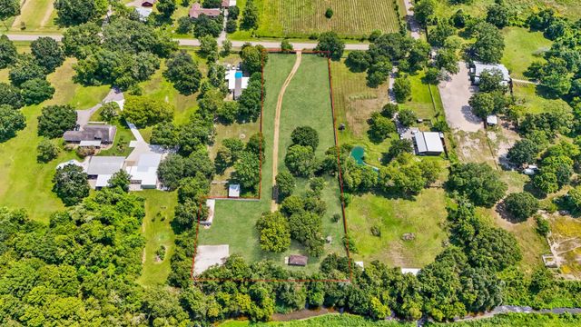 2234 County Road 155, Alvin, TX 77511