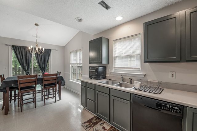 620 Thornbird Circle, Boiling Springs, SC 29316