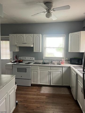224 W 3Rd Ave, Roselle Boro, NJ 07203