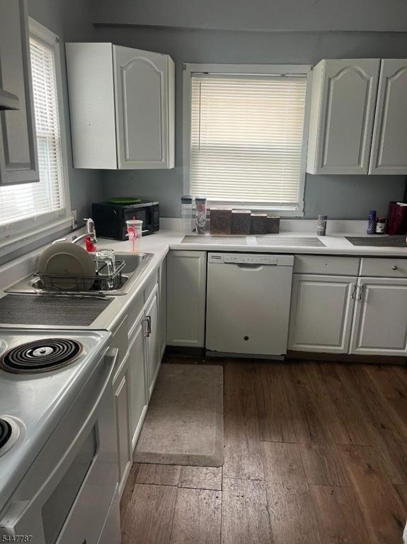 224 W 3Rd Ave, Roselle Boro, NJ 07203 — photo 2
