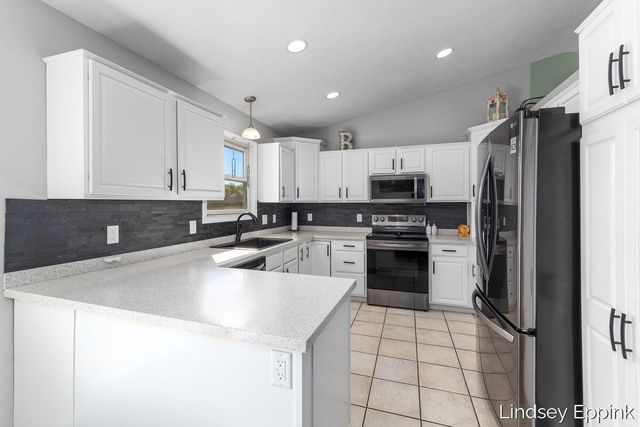 428 Escanaba Lane, Muskegon, MI 49442