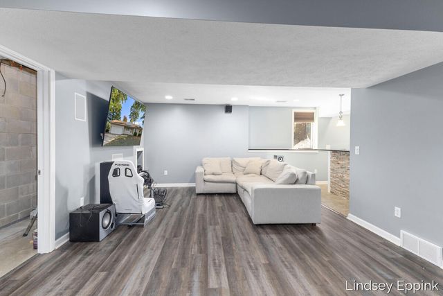 428 Escanaba Lane, Muskegon, MI 49442