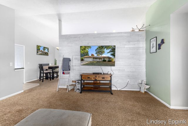 428 Escanaba Lane, Muskegon, MI 49442