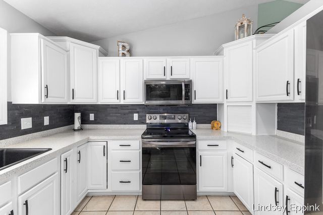 428 Escanaba Lane, Muskegon, MI 49442