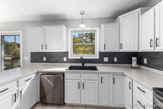 428 Escanaba Lane, Muskegon, MI 49442