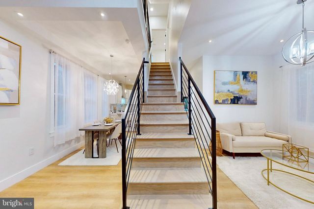 2806 FRANKLIN ST NE, Washington, DC 20018