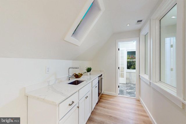 2806 FRANKLIN ST NE, Washington, DC 20018